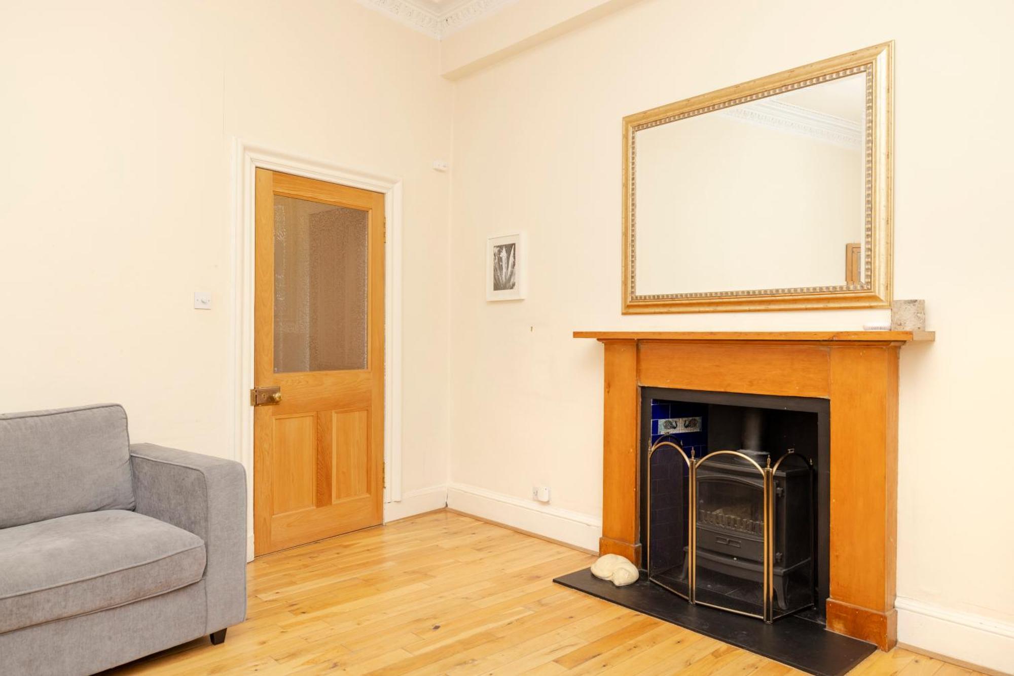 Joivy Charming Flat Near St Giles EDI